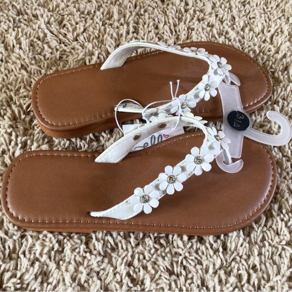 White Floral Big Girl’s Sandals Size 3/4 - Picture 1 of 3